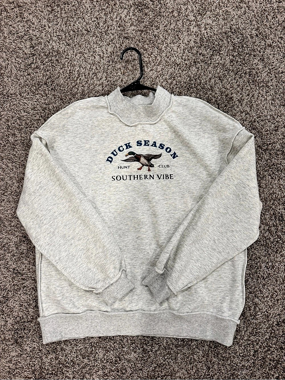 Graphic Sweatshirt in Gray Like New